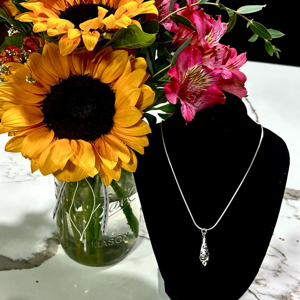 Elegant Bali Sterling Silver Pendant Necklace